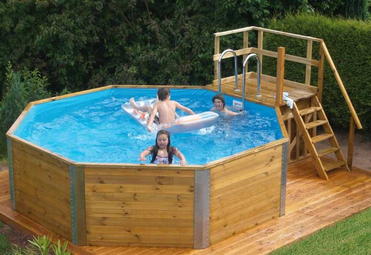 MENTON 06, chantier d'une piscine en bois hors-sol de moins de 10