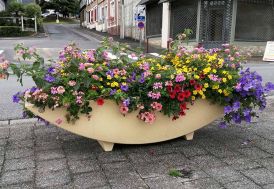 Jardinière sur pieds en polyéthylène haute densité Elipso